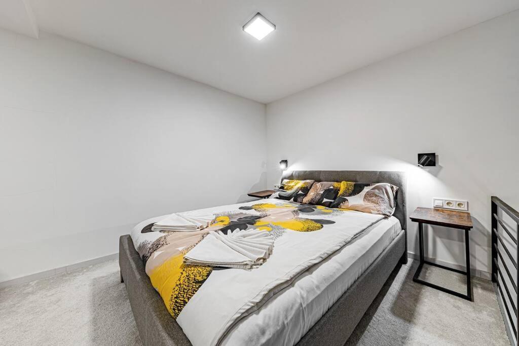 Appartamento Chic Loft Bp: Industrial Gem Budapest Esterno foto