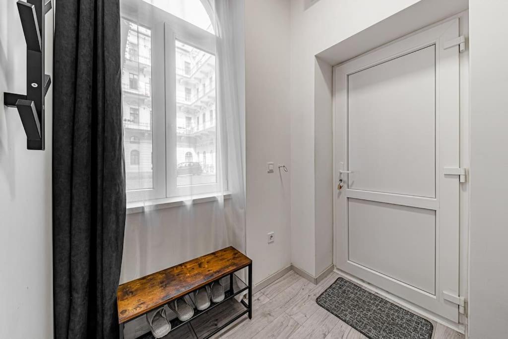Appartamento Chic Loft Bp: Industrial Gem Budapest Esterno foto
