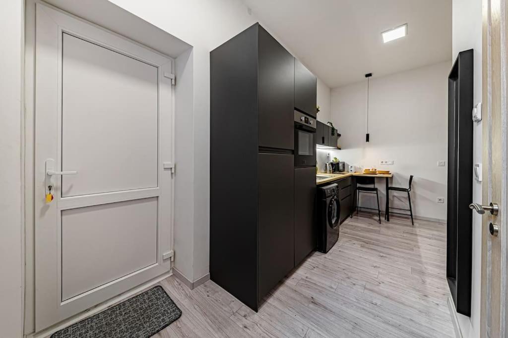 Appartamento Chic Loft Bp: Industrial Gem Budapest Esterno foto