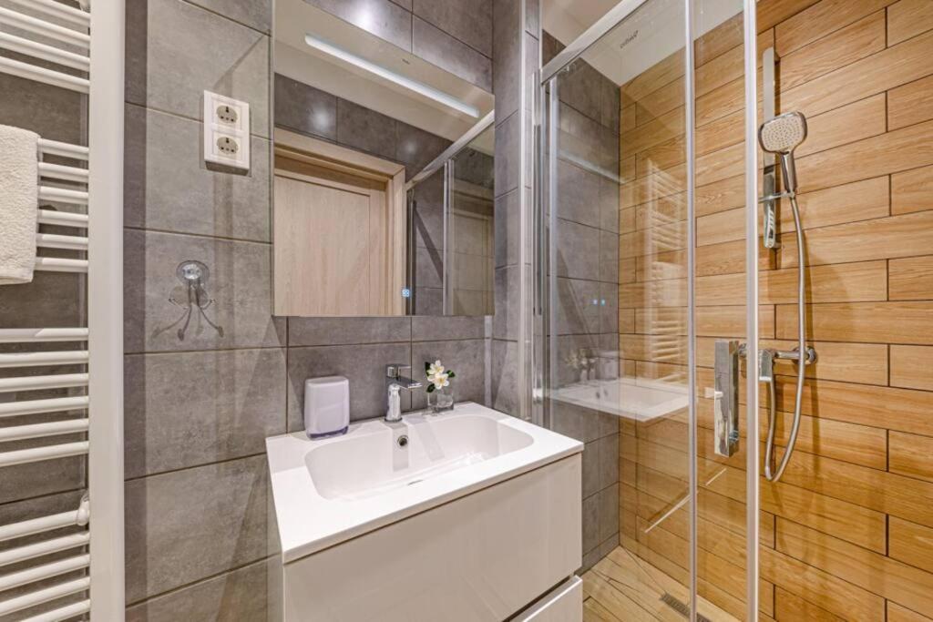 Appartamento Chic Loft Bp: Industrial Gem Budapest Esterno foto